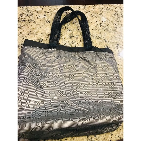 Calvin Klein Puffer Style Black Tote Embroidered Logo - Picture 2 of 6